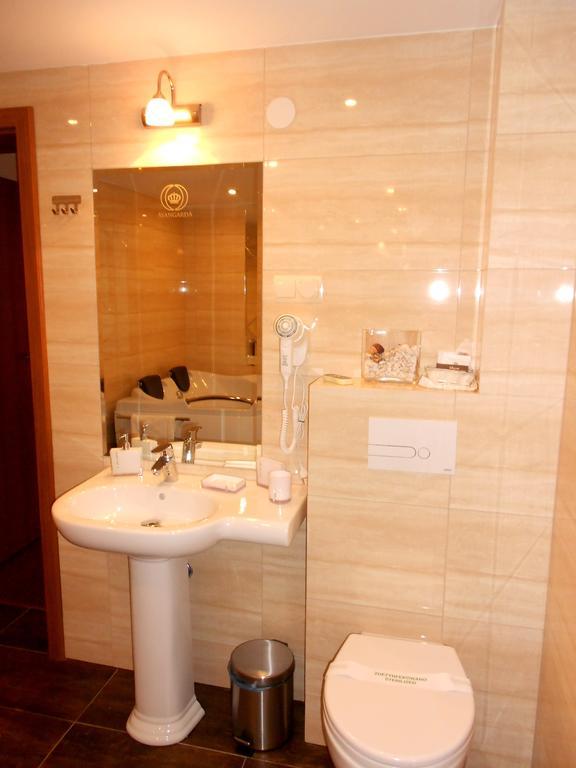 Zajazd Avangarda Wisznice Kamer foto